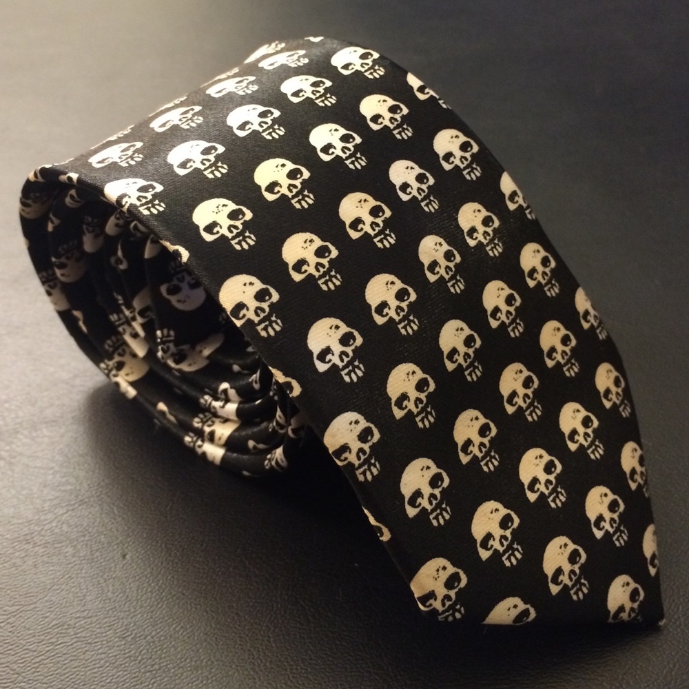A XIONG Black White Skinny Necktie